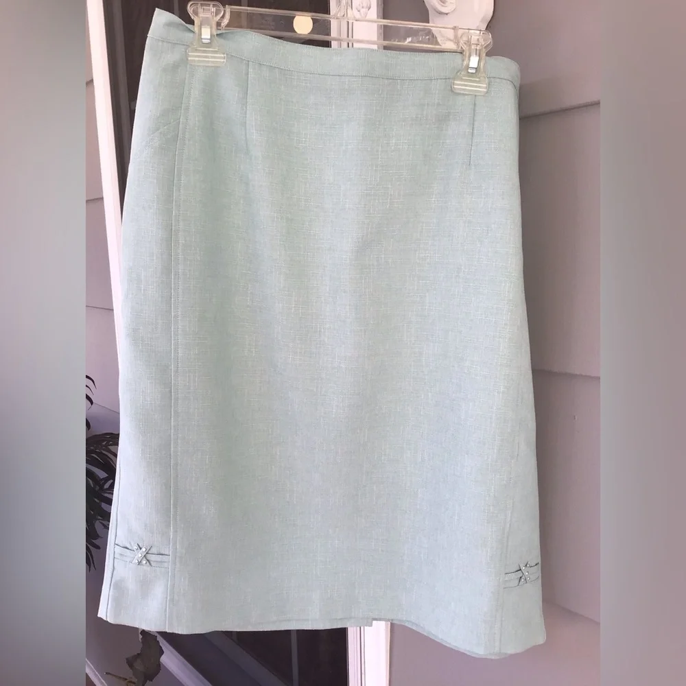 Alfred Dunner Women's Skirt aqua color 16p button zip back Waist Stretchy. NWOT - Picture 7 of 9